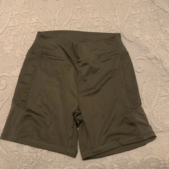 PINK VS Gray Biker Shorts with phone pockets - Picture 1 of 3